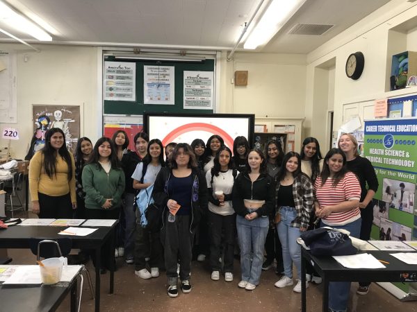 UCLA Establishes Girls Mentor Program At Manual Arts